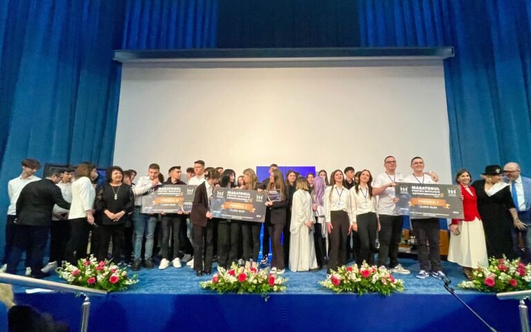 Competiția ideilor de afaceri ”Maratonul pentru Educație Antreprenorială”  – ediția a II a – a debutat cu succes în Galați Marele premiu al semifinalei județene a fost adjudecat de echipa de elevi a Liceului Teoretic ”Emil Racoviță cu proiectul PetIT