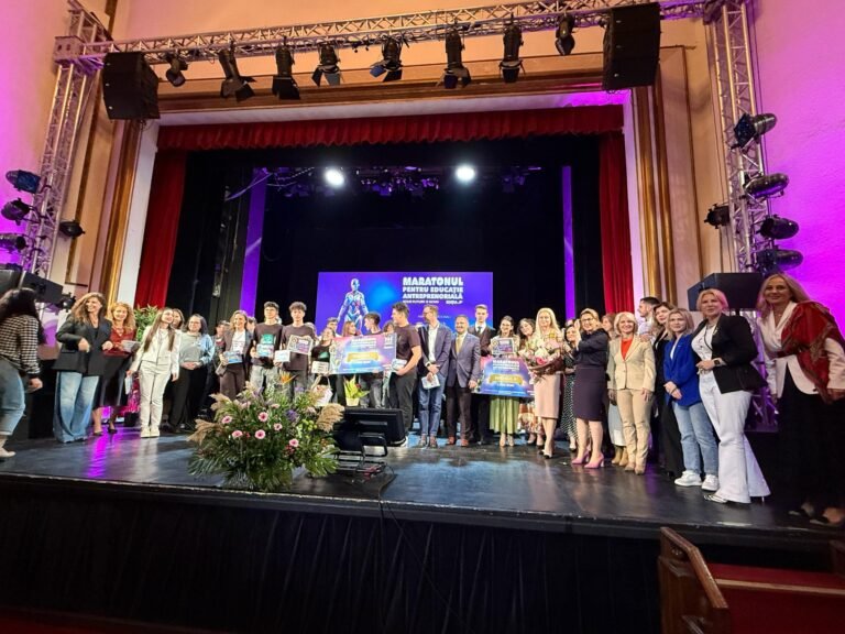 Marele premiu al semifinalei Maratonului pentru Educație Antreprenorială din București a fost adjudecat de echipa de elevi a Colegiului Național ,,Elena Cuza”