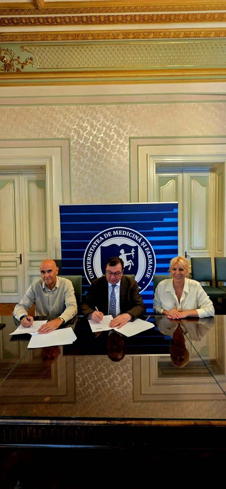 De la amfiteatru la cabinet: UMF „Carol Davila”, FEPAM și CONAF conectează formarea medicilor cu piața reală a serviciilor medicale